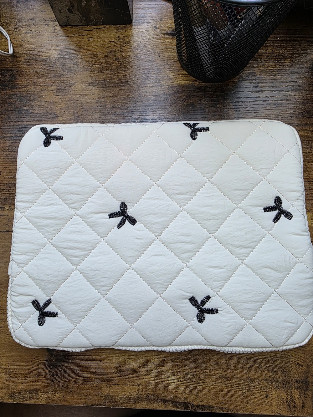 Amazon White Quilted Tablet Sleeve with Black Bow Accents